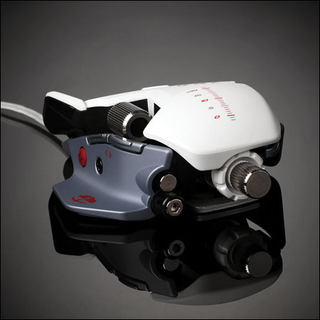 Illustration for article titled The Cyborg R.A.T. 7 Albino Looks More Like a Mass Effect Battleship Than a Gaming Mouse